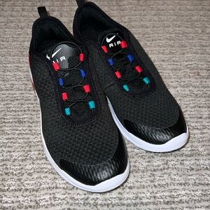 Slip on Nike air. Sz 3 Y. Never worn ❤️